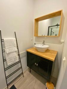 Le Saint Pierre - Bourgeois Elegance, Station & Center