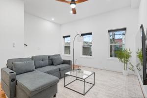 2 Bedroom 2 and a Half Bath Townhouse Stadium and Downtown Nearby