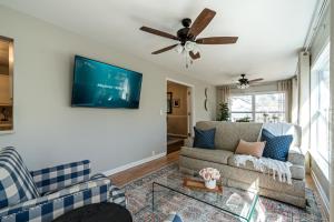 Decked Out Getaway Pine MTN Trail Pet Friendly