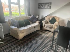 Cozy 2 Bedroom Apartment