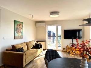 Madalińskiego Apt 25 - Balcony & Lift - 700m Main Station