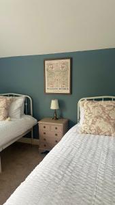 Entire Cotswolds barn retreat