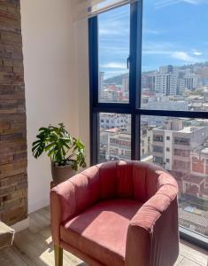 Stunning high-rise apartment with panoramic view, Jacuzzi, gym, Near Carolina Park, Atahualpa Stadium, Quicentro Shopping