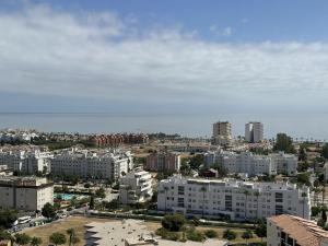Colina Beach con vistas al mar