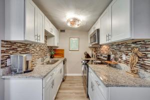 5 Blocks to Jax Beach Getaway with Patio and Yard!