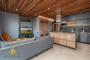 Morph 1301 - Chill Haven BBQ, Jacuzzi, AC