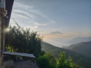 Khumani Hartola, Mountain-View BnB with Balcony & Bonfire
