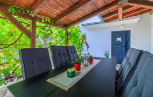 Gorgeous Apartment In Crikvenica With Wifi 