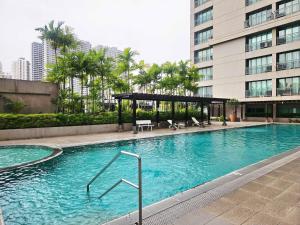 Ashleys Chamber at Soho Central across Shangrila Mall