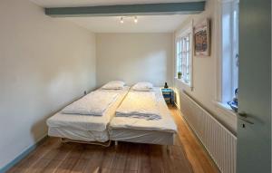 Awesome Home In Aakirkeby With Wifi