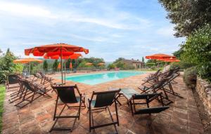 Lovely Apartment In Casole Delsa