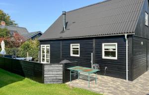 Gorgeous Home In Farsø With Wifi