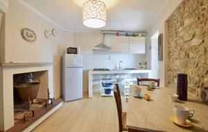 Stunning Home In Gombitelli With Wifi