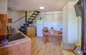 1 Bedroom Cozy Apartment In Castel Di Tora