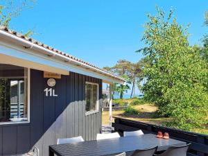 8 person holiday home in Nexø-By Traum