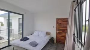 Spacious Villa with Private Pool & Garden - Ideal for Holidays & Longer Stays