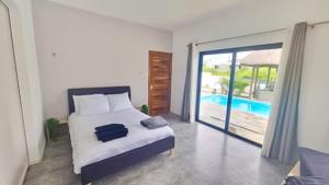 Spacious Villa with Private Pool & Garden - Ideal for Holidays & Longer Stays