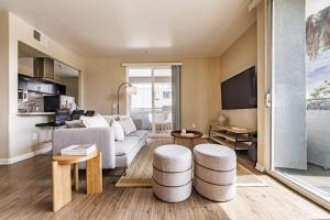 Spacious 3-Bedroom 3BTH Apt in Marina Del Rey! Pool, Hot Tub