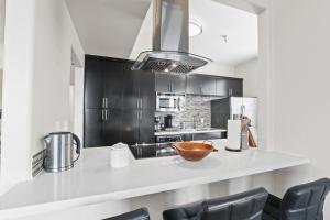 Spacious 3-Bedroom 3BTH Apt in Marina Del Rey! Pool, Hot Tub