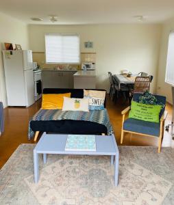 Phillip Island Central Cowes Pet Friendly Wifi Linen Towels Included Beach House