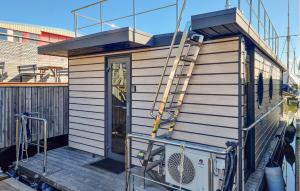 Stunning Ship In Göteborg With Sauna