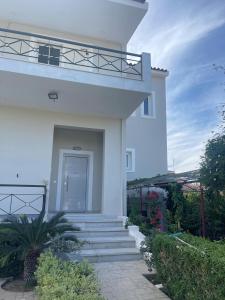 Thiseos Georgias Private Paradise