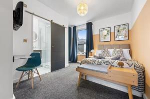 Aylesbury House 3 En-suite Bedrooms Parking Pets