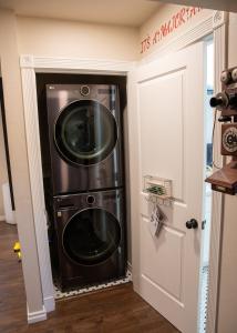 Ralphies House Chickasha - Fiber WIFI - 4 Bedroom!