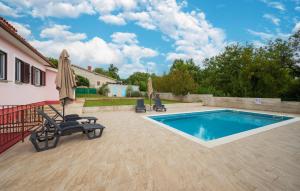 Nice Home In Sveti Bartol