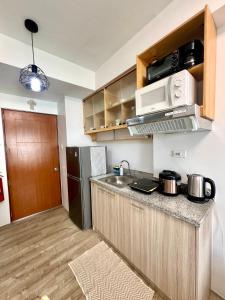 Elles Escape - One Bedroom with Balcony