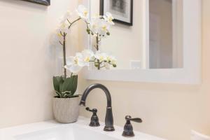 Renovated 2BR *Central Location*