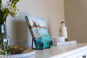 Two-Storey Lakeview Retreat at Dunsborough Lakes