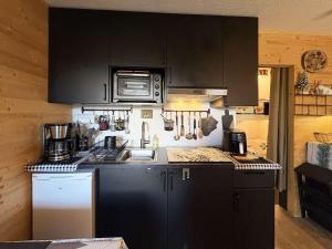 Studio rénové avec balcon et parking aux Orres - FR-1-322-687