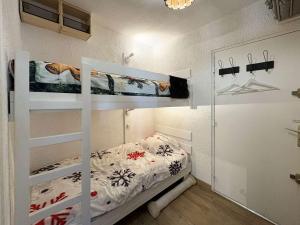Studio rénové avec balcon et parking aux Orres - FR-1-322-687