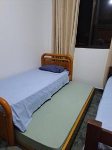 Casa com piscina, churrasqueira, estacionamento