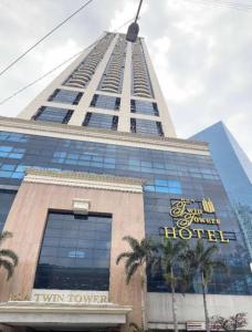 BSA Twin Tower - Exquisite Stays Private 2BR Rental