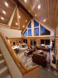 Granby Panoramic Paradise! Hot tub and firepit!