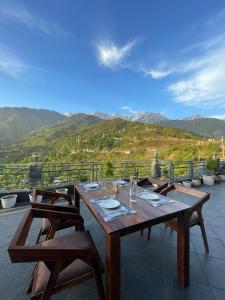 Heryk Hillview Hotel
