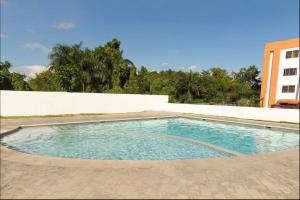 Your oasis in the city apartment with pool