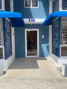 Your oasis in the city apartment with pool