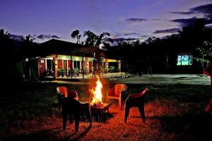 Rainy Cloud Homestay - Pool, Estate, Home Food, Near to Falls & Safari