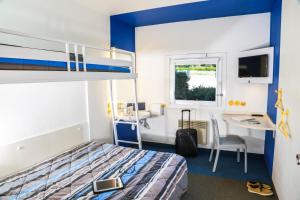 Hotels hotelF1 Le Luc le Cannet des Maures : photos des chambres