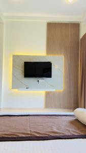 Sunrise Hill Apartment