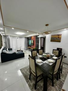 Urban Charm 2BR Apartment