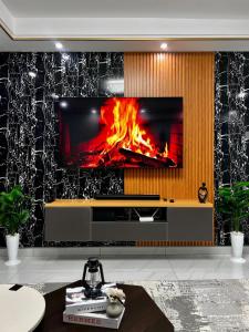 Urban Charm 2BR Apartment