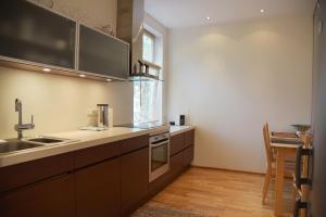 Riia mnt 5 Apartment