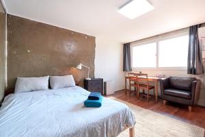 Bright, Airy Itaewon Rooftop, 10 min to Myeongdong