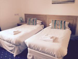 Twin Room with Shower room in Leeford Place Hotel
