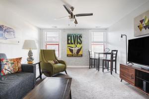 3 Combined Apartments - 4BR 3BA - Near Stadium