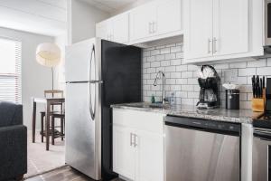 Group Stay - 7 Apts Near Lucas Oil Stadium